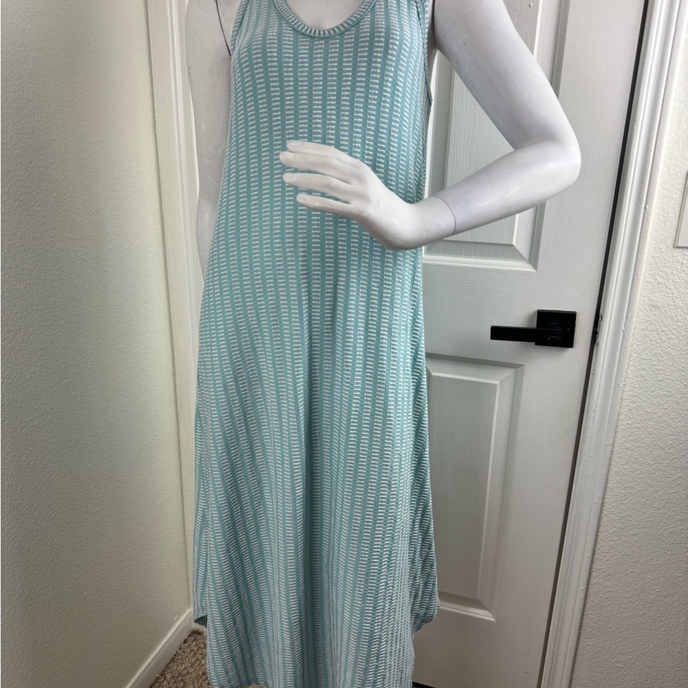 Caution to the Wind Women's Sleeveless Midi Dress Green White. B11